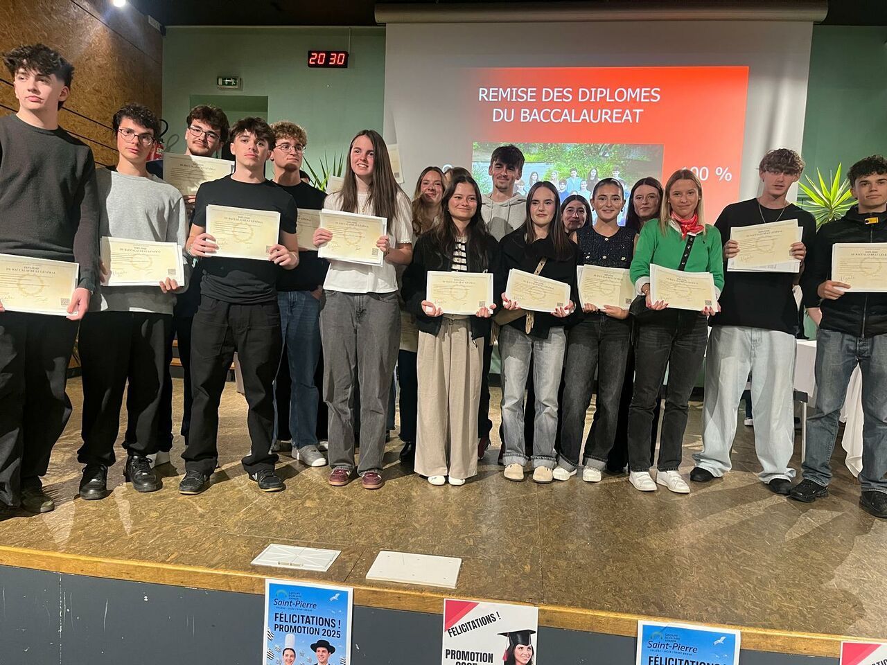 Cérémonie de remise  des diplômes du DNB et du BACCALAUREAT whatsappimage2025-10-18at0725171 Cérémonie de remise  des diplômes du DNB et du BACCALAUREAT whatsappimage2025-10-18at0725171