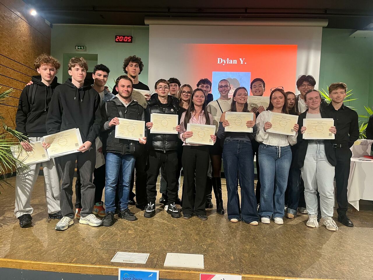 Cérémonie de remise  des diplômes du DNB et du BACCALAUREAT whatsappimage2025-10-18at0725173 Cérémonie de remise  des diplômes du DNB et du BACCALAUREAT whatsappimage2025-10-18at0725173